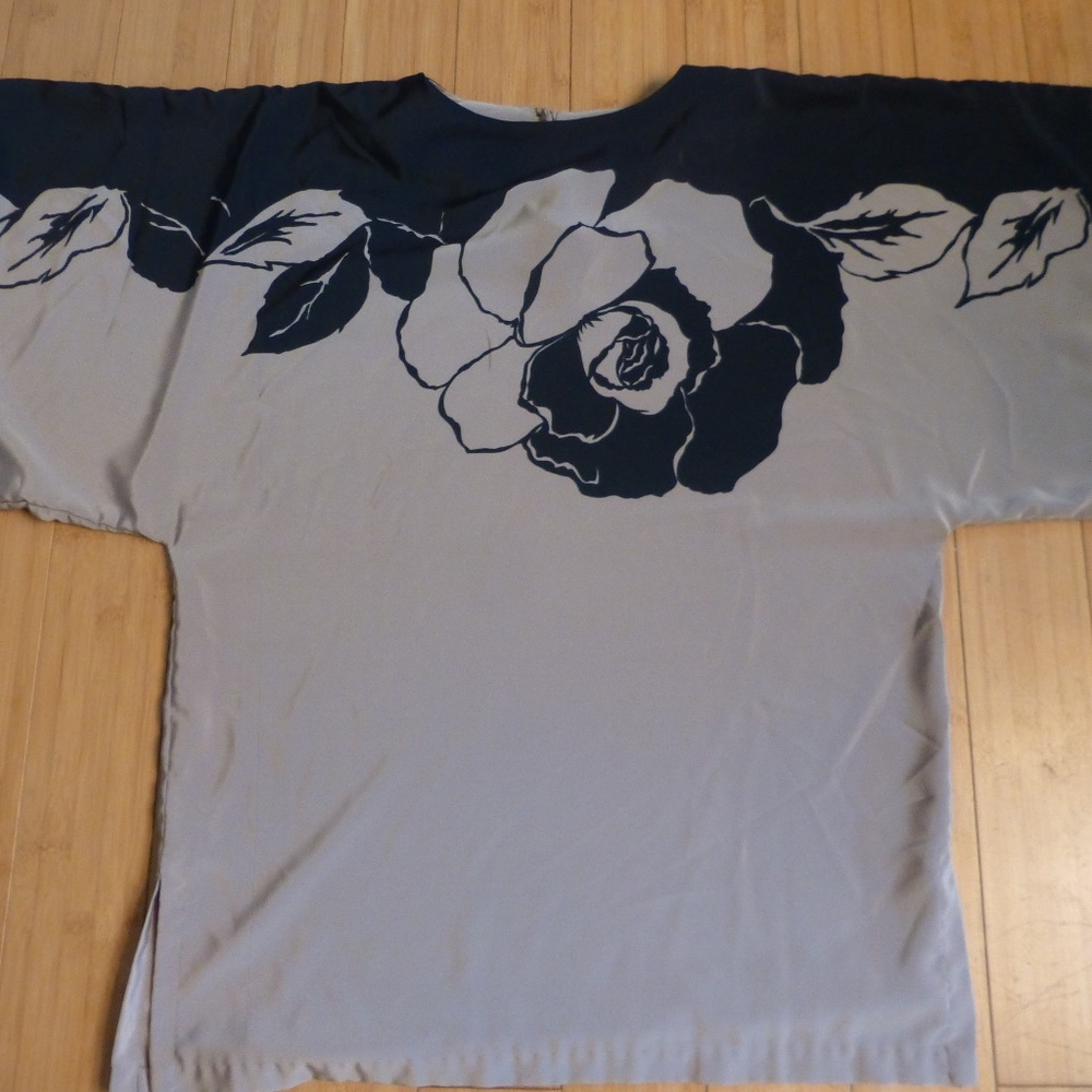 la chemise urban top bold floral blouse with bat wing sleeves xl